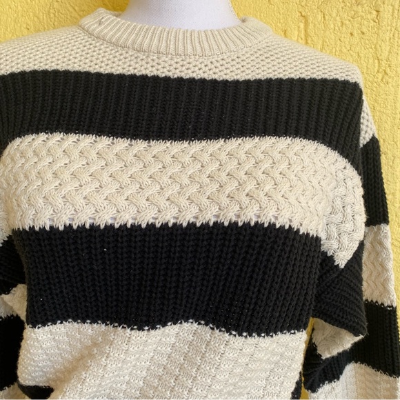 A NEW DAY WOMAN'S STRIPPED SWEATER BLACK/WHITE SIZE XS - Picture 3 of 5